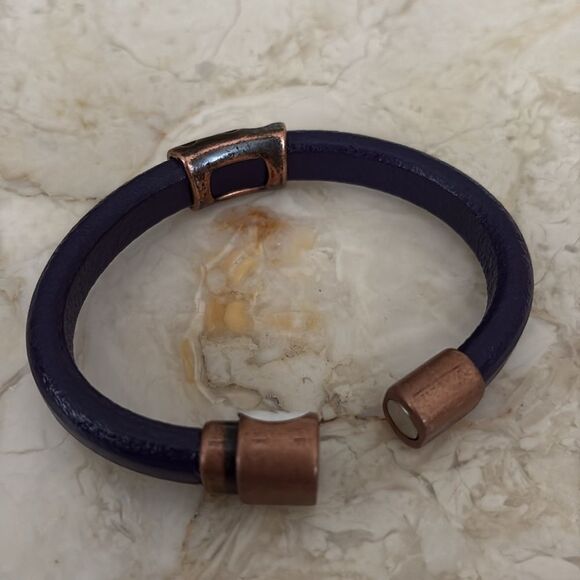 NEW! Leather Handcrafted Cuff Bracelet - Picture 6 of 8